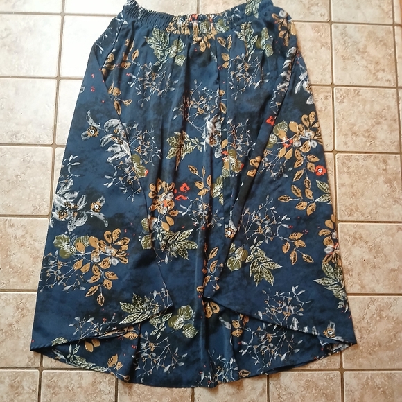 #0209 Women's Blue Floral Design Abaadlw Skirt Size Large w/Pockets - Picture 9 of 15